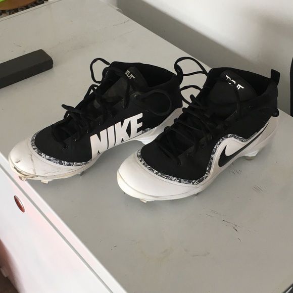 Men’s cleats - Picture 2 of 4